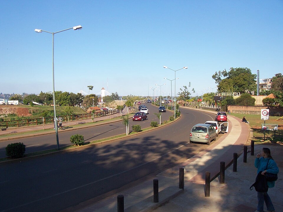 Costanera de Posadas y río Paraná